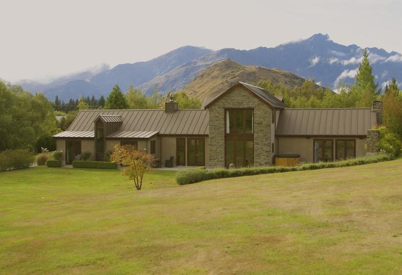 Bed and Breakfast Three Thirty 1