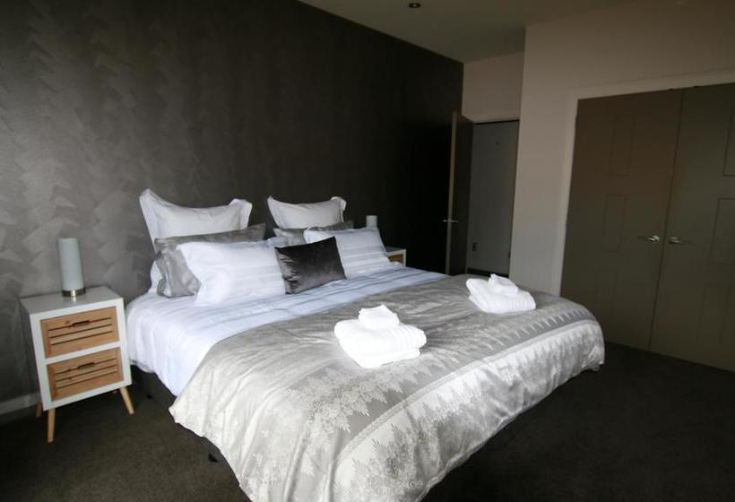 Bed and Breakfast Three Thirty 15