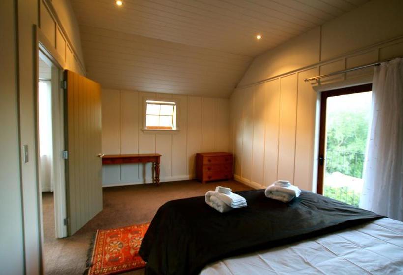 Bed and Breakfast Three Thirty 4