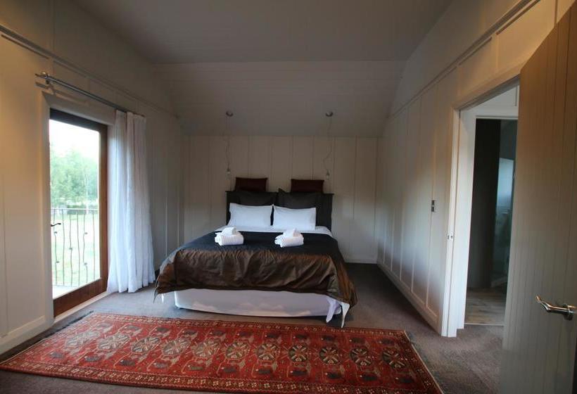 Bed and Breakfast Three Thirty 5