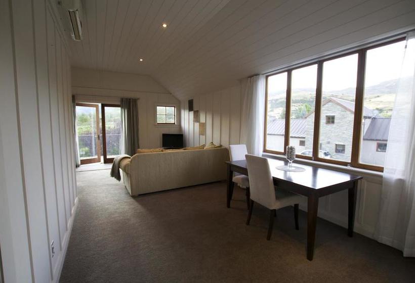 Bed and Breakfast Three Thirty 6