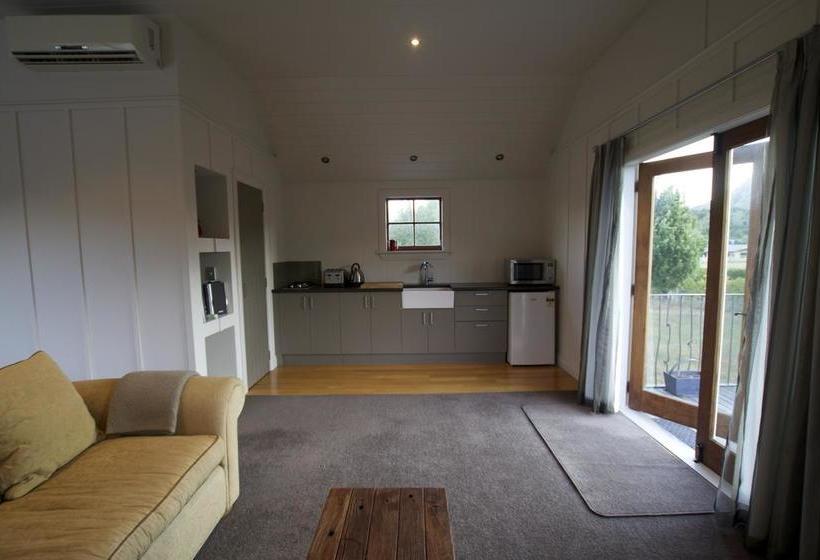 Bed and Breakfast Three Thirty 7