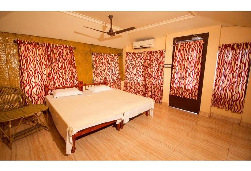 Kadalkkara Lake Resort 13