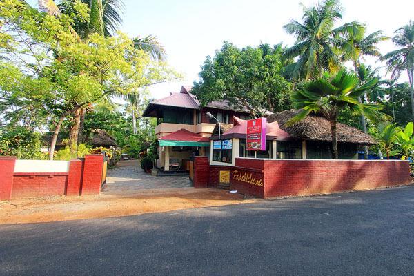 Kadalkkara Lake Resort 17