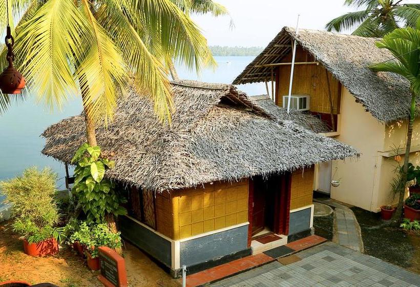 Kadalkkara Lake Resort 3