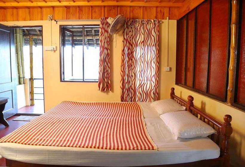 Kadalkkara Lake Resort 4