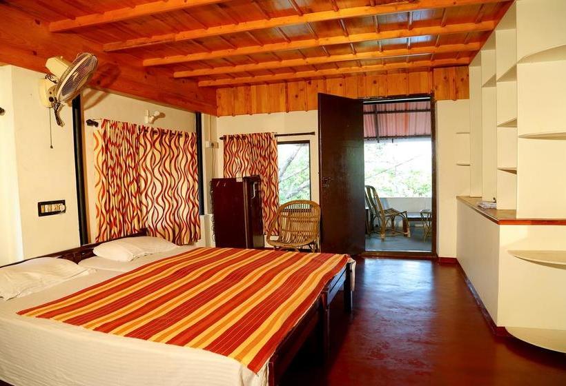 Kadalkkara Lake Resort 5