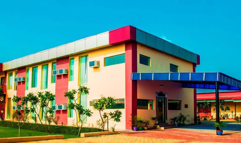 Resort Jps Residency 8