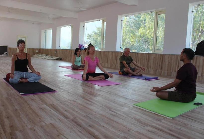 Hotel Gayatri Resort Rishikesh