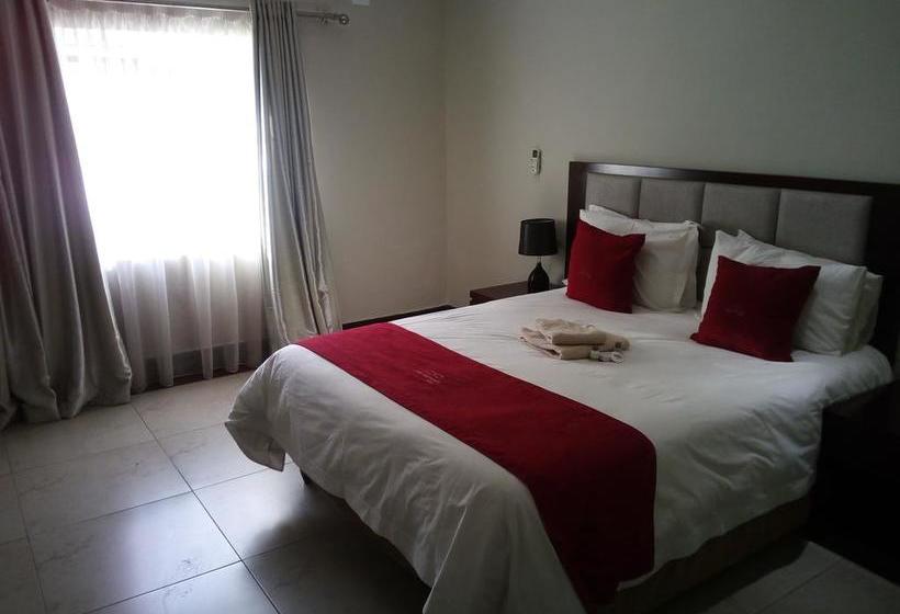 Hotel The Pillows Suite 1