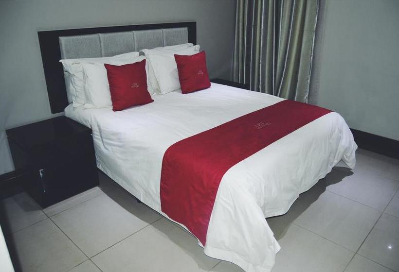 Hotel The Pillows Suite 12