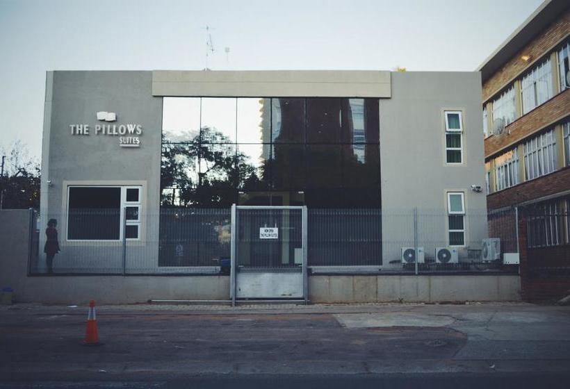 Hotel The Pillows Suite 13