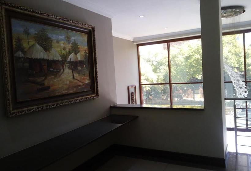 Hotel The Pillows Suite 3