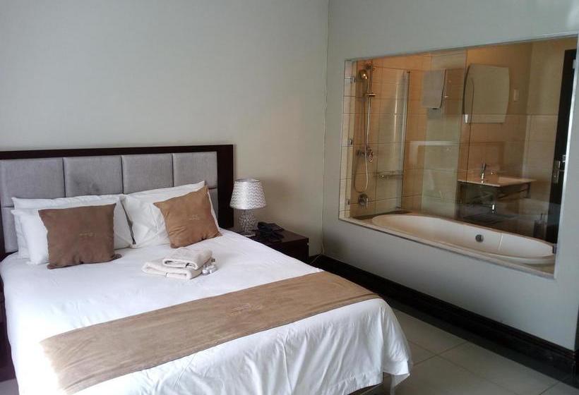 Hotel The Pillows Suite 5