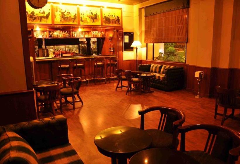 Hotel Regent Park 11