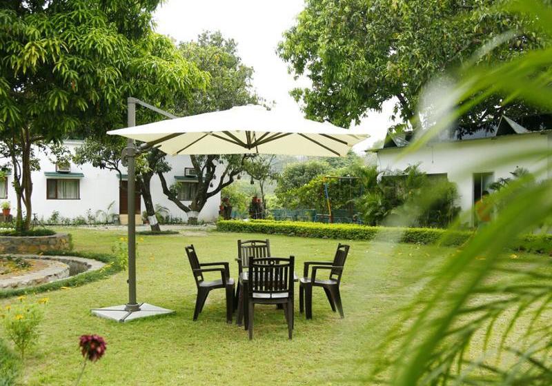 Kanwhizz Hum Tum Resort 12