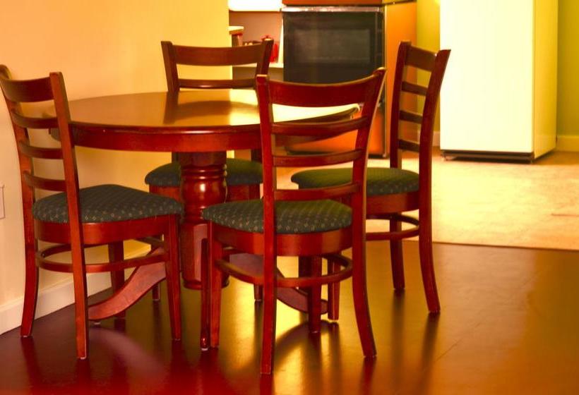 Hostel Riverside Sojourn 2