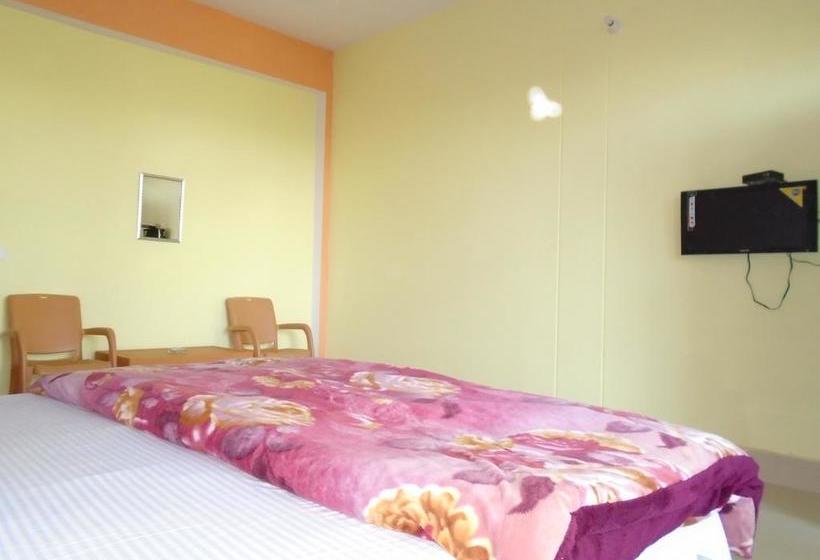 Hotel Gopal Binsar Retreat 1