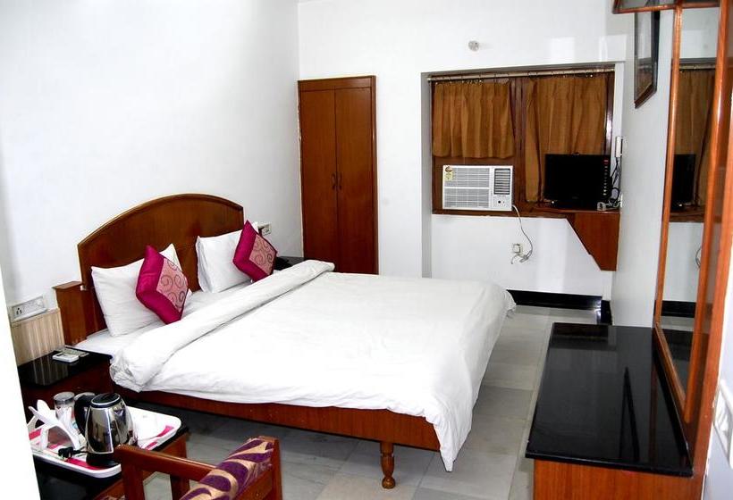 Hotel Victoria International 12