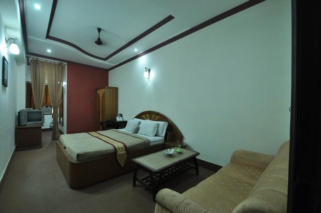 Hotel Yadu Residency 3