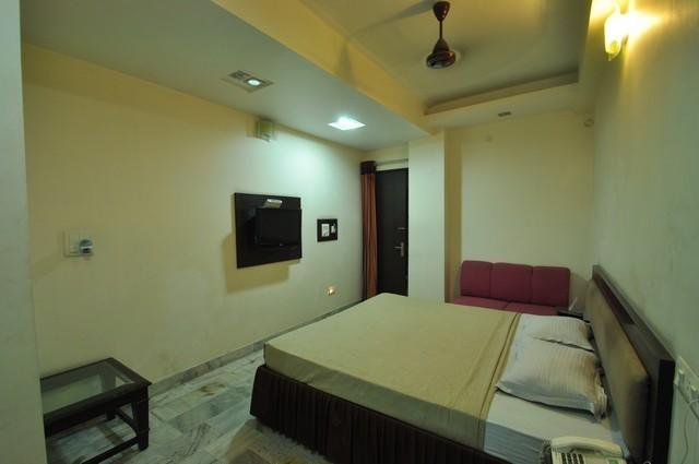 Hotel Yadu Residency 5