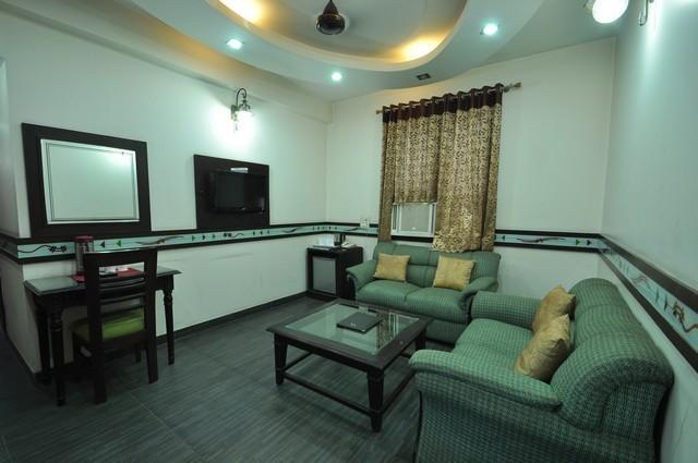 Hotel Yadu Residency 6