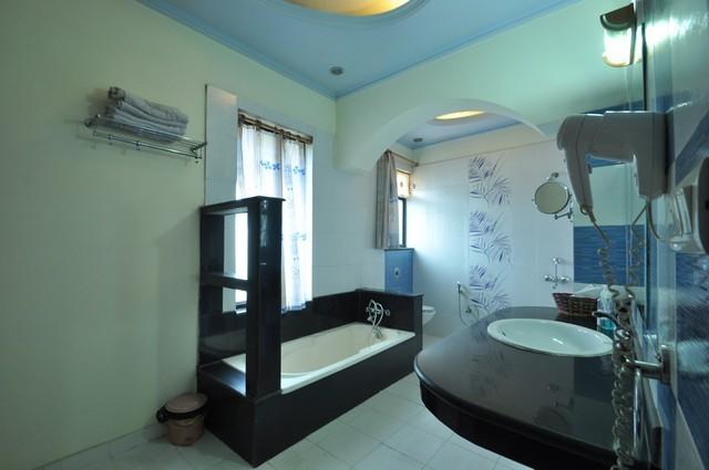 Hotel Yadu Residency 7