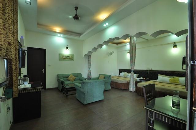 Hotel Yadu Residency 9