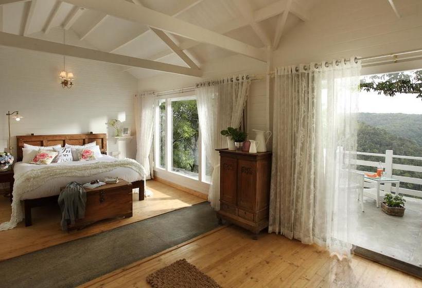 Hotel Hills & Hues 1