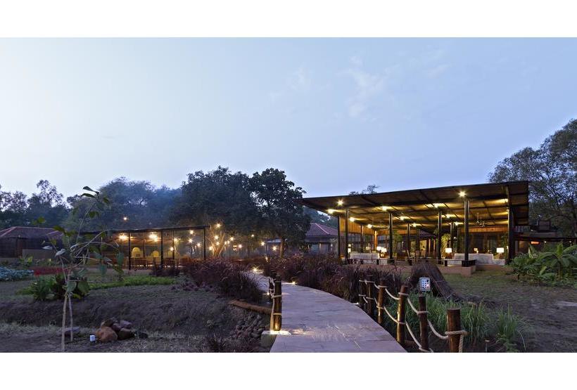 Resort Jehan Numa Retreat Club & Spa 5