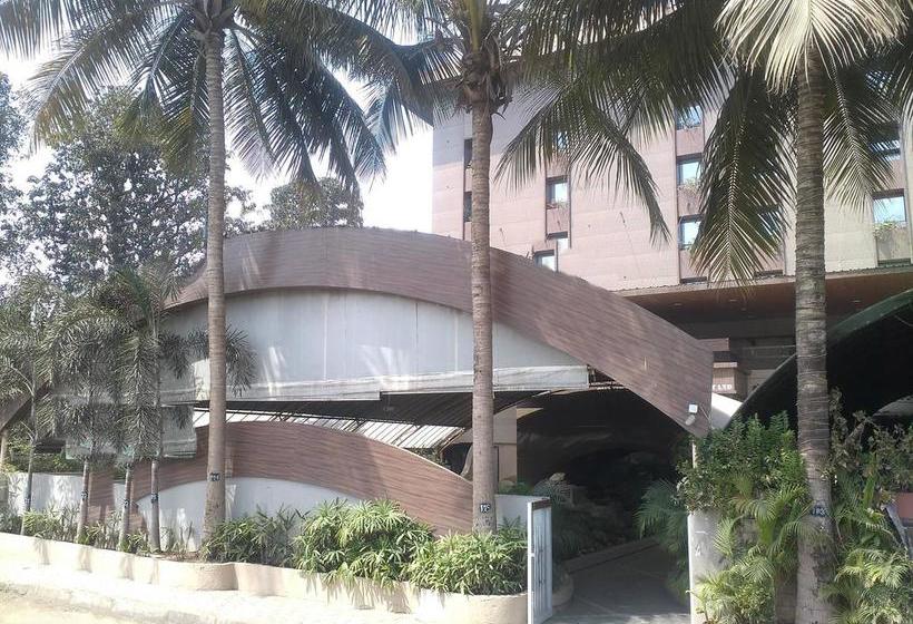 Hotel Oyo Premium Nh 8 Dahisar Mumbai 1