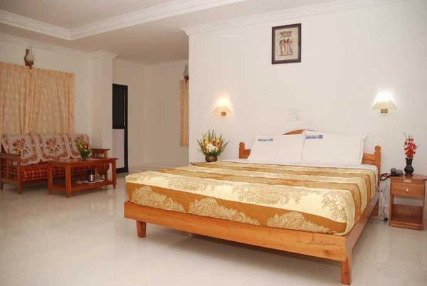 Hotel Lakeshore Inn 14