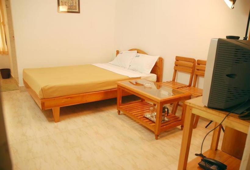 Hotel Lakeshore Inn 6