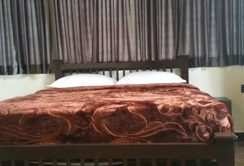 Resort Country Tavern 1