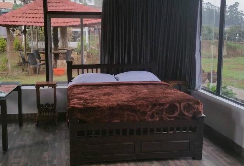 Resort Country Tavern 12