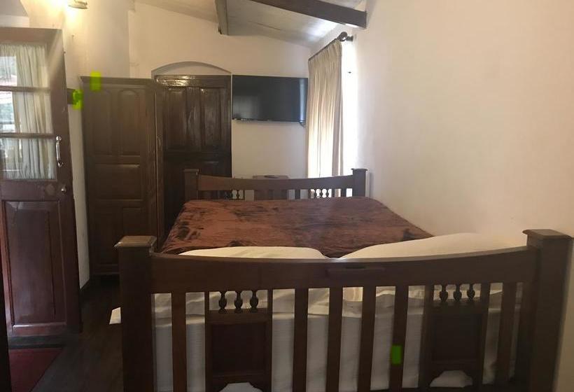 Resort Country Tavern 8