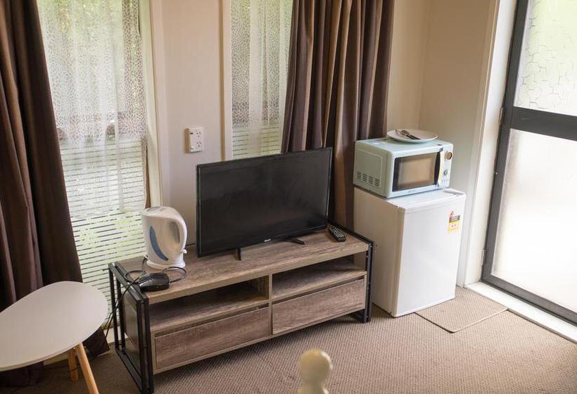 Away Home Villa Motel 1