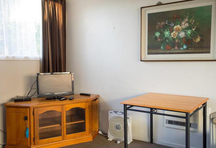 Away Home Villa Motel 2