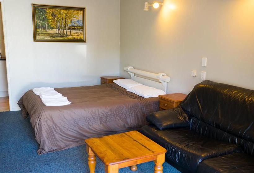 Away Home Villa Motel 6