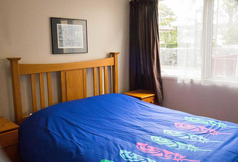 Away Home Villa Motel 7