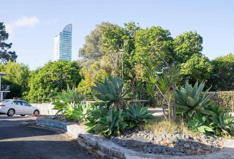 Away Home Villa Motel 8