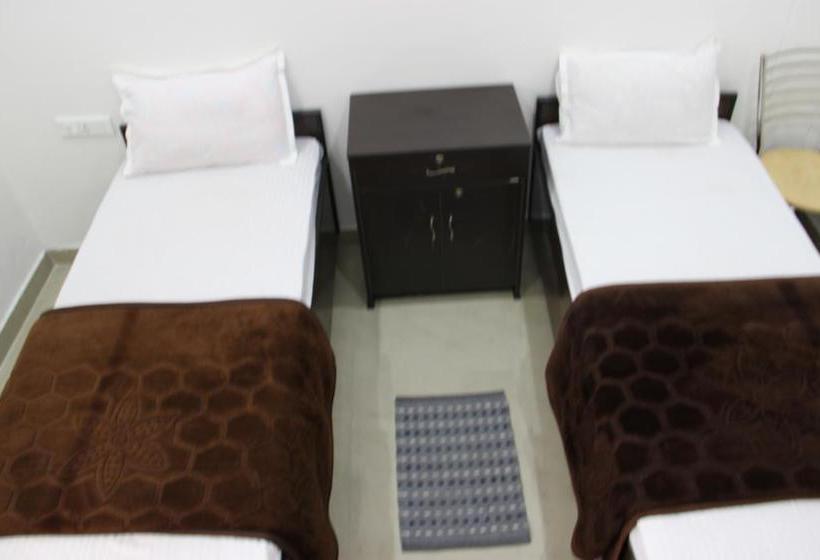 Hotel Vyas & Nirvana Yoga 7