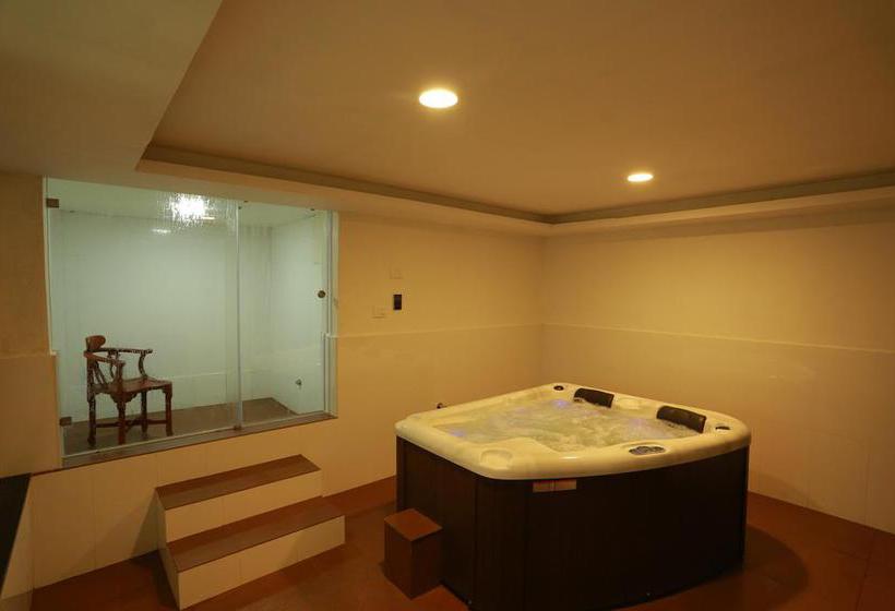 Resort Forest Canopy 13