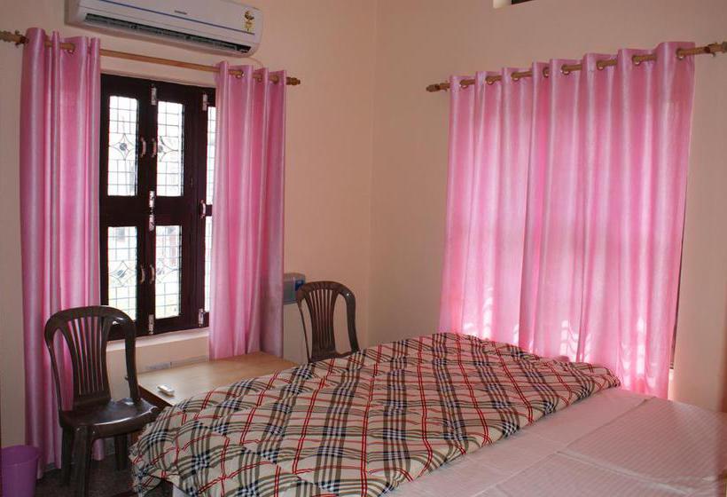 Hotel Radha Krishna Guesthouse