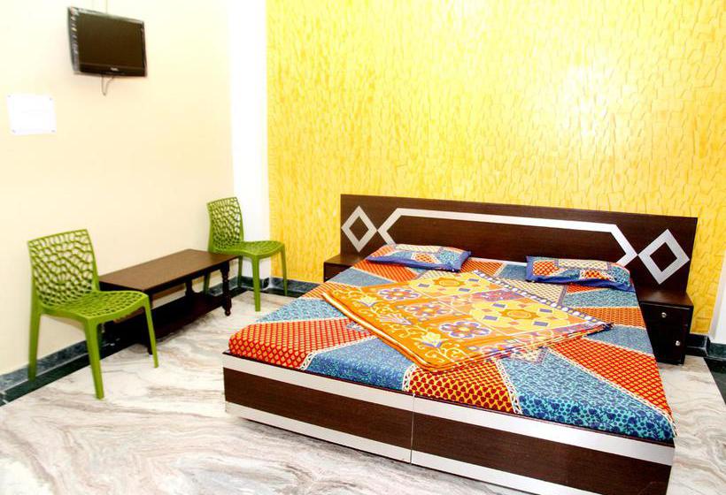 Bed and Breakfast Madhusudan 7