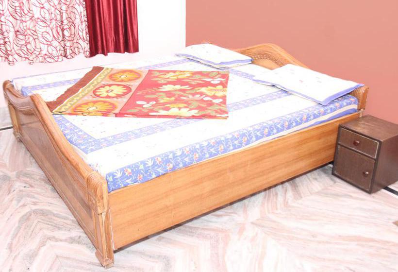 Bed and Breakfast Madhusudan 8