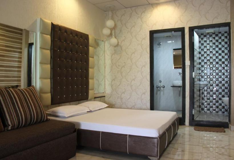 Hotel Welcome Palace 18