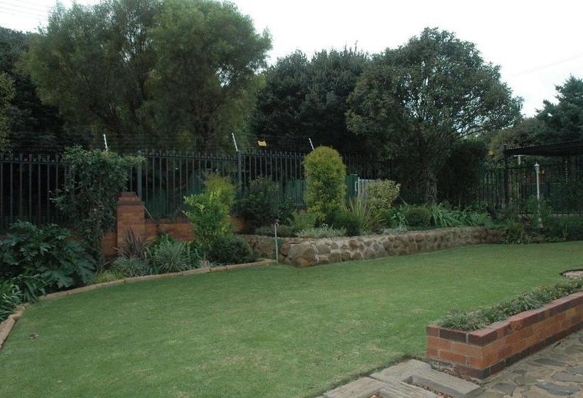 Bed and Breakfast Brebner Place 11