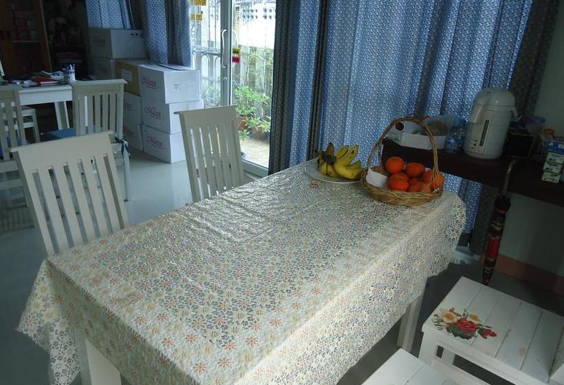 Motel Sorn Waree Apartment 10