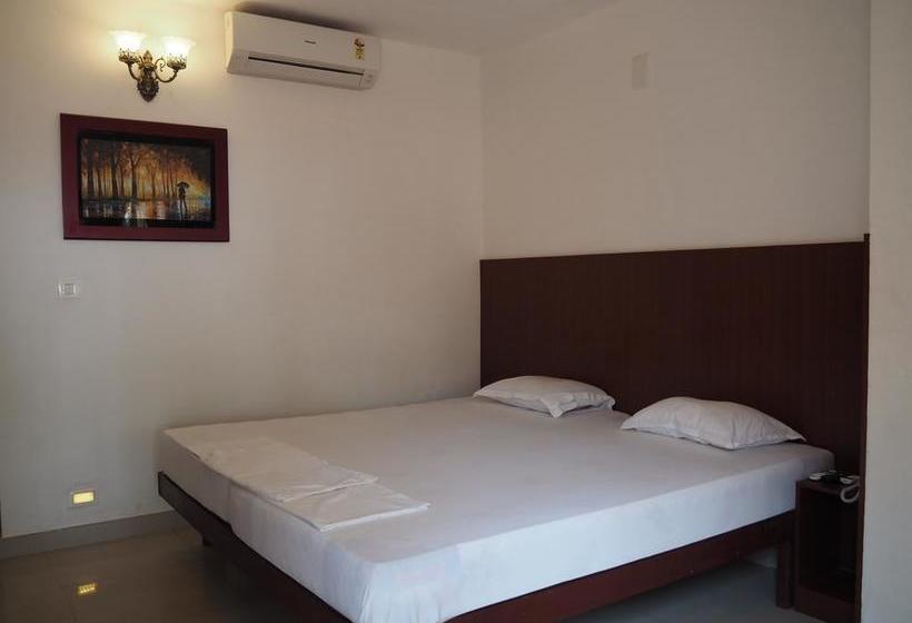 Kanbay Beach Resort 12